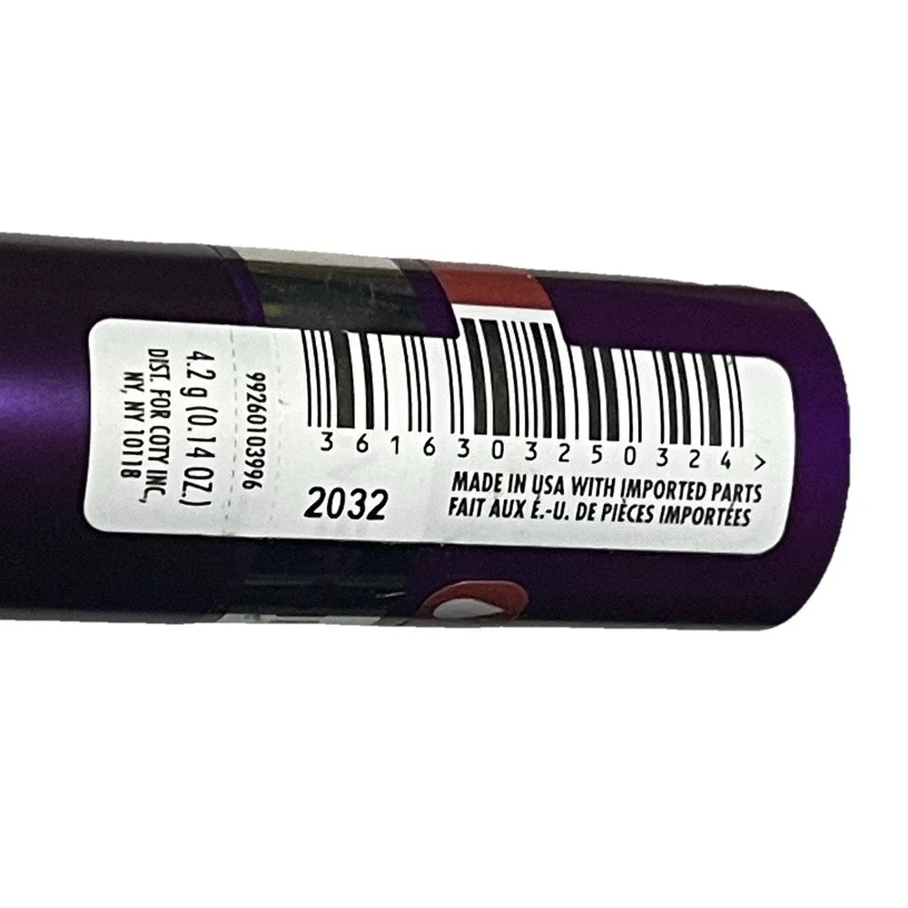 CoverGirl Hyaluronic Acid Lipstick Brave Burgundy Bold Statement Sexy New Sealed
